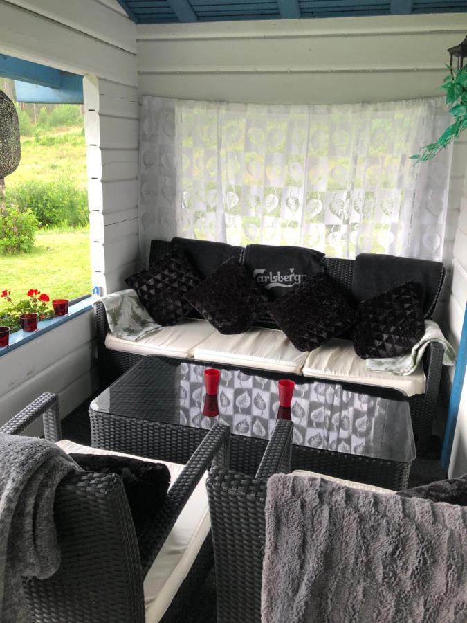Mysig Timmerstuga Med Braskamin Naera Hovfjaellet Torsby Buitenkant foto