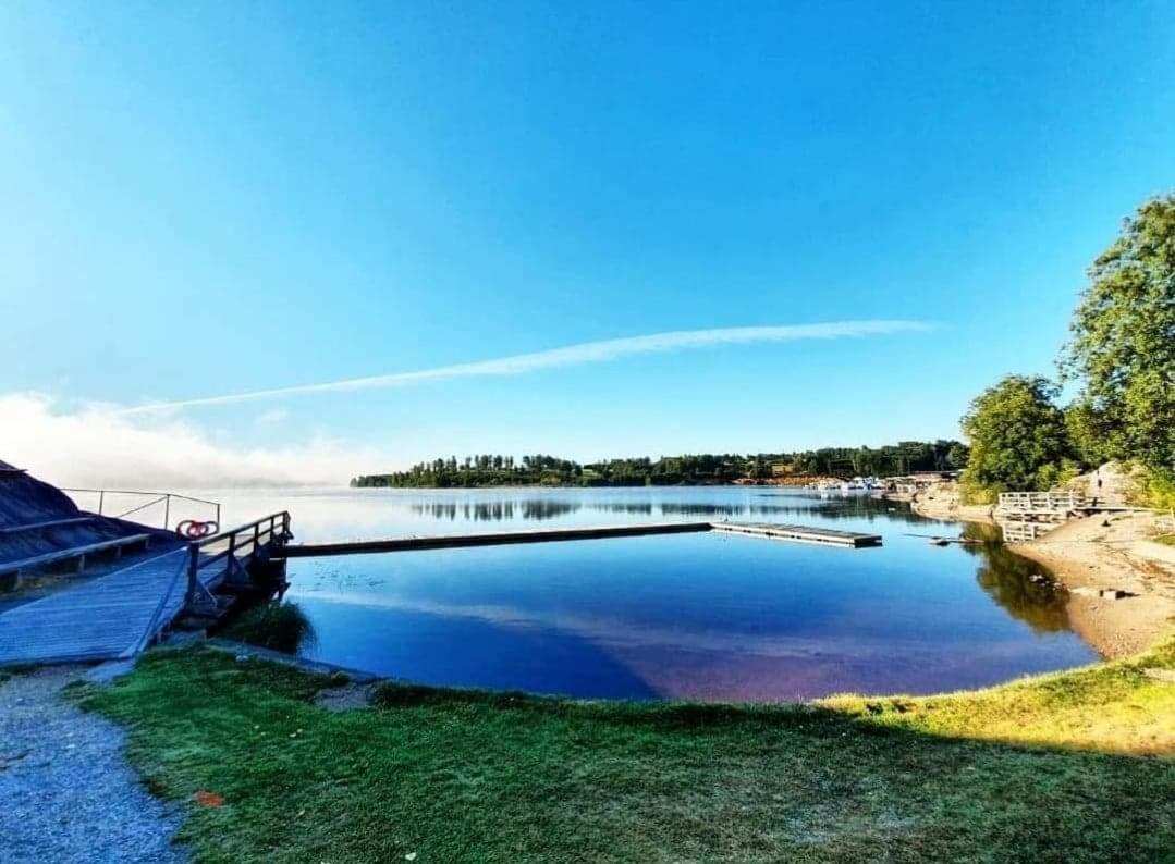 Mysig Timmerstuga Med Braskamin Naera Hovfjaellet Torsby Buitenkant foto