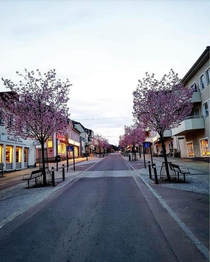 Mysig Timmerstuga Med Braskamin Naera Hovfjaellet Torsby Buitenkant foto